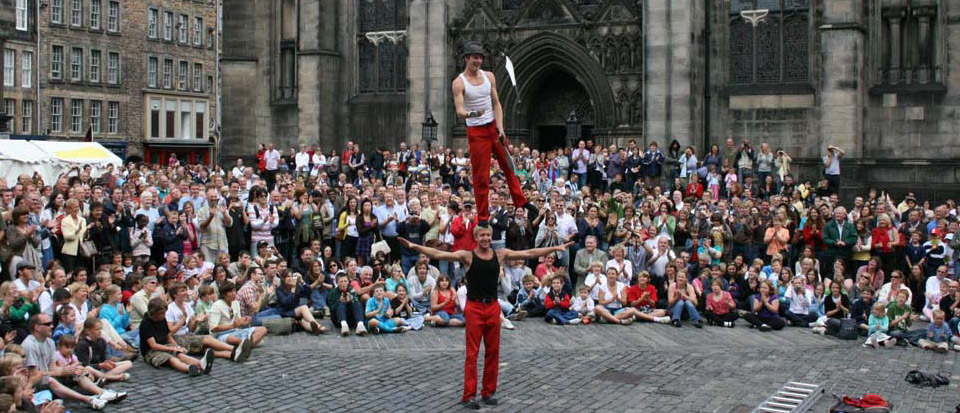 amazing-acrobats-faneuil-hall-boston